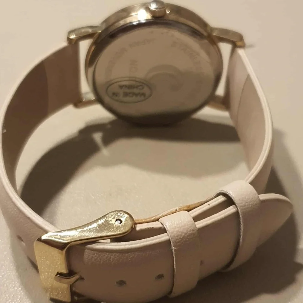 🦋10/$20🦋 Charming Charlie Goldtone/Tan Leather Women's Watch - Picture 3 of 4